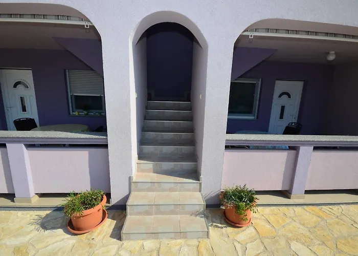 アパート Brandis